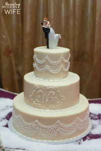 Love this vintage-inspired wedding cake from The Vintage Modern Wife. The monogrammed wedding cake and lace tiers are gorgeous!