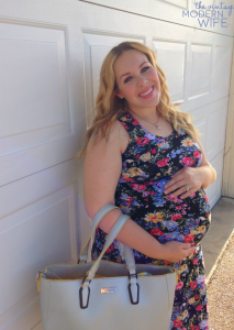 This double duty designer diaper bag from Lily Jade is exactly what I'm looking for! Love all the features she talks about!