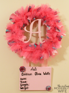 Looking for an easy tutorial on a birth announcement wreath? This one is really easy to follow!