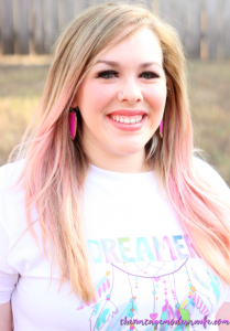 This braided headband tutorial by The Vintage Modern Wife is SO easy and I'm able to do it in 5 minutes! Stephanie breaks it down into simple steps that are easy to understand. Plus, I love her pink and blonde hair! Check it out for #momhairmonday!