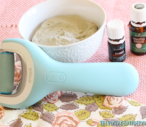 This Eucalyptus Spearmint Foot Mask is the best one I've ever tried! Using it with the Amopé™ Pedi Perfect Wet & Dry Rechargeable Foot File made it even better. Definitely will be using this essential oil recipe again!