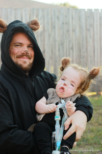 Looking for a fun family costume for Halloween? Love this Goldilocks and the Three Bears DIY!