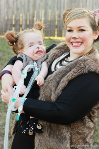 Looking for a fun family costume for Halloween? Love this Goldilocks and the Three Bears DIY!