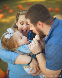 Love this sweet pumpkin patch photo shoot with The Vintage Modern Wife!