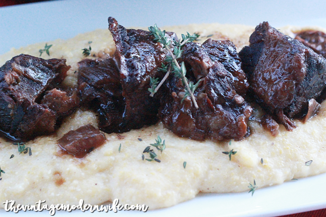 Looking for a stick-to-your-ribs winter dinner recipe? These Braised Balsamic Short Ribs and Creamy Polenta are SO good, you'll want to make it over and over again! So grab your Cocinaware Dutch Oven, and get cooking! 