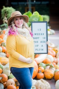 This 12 week bumpdate is the cutest! Check out more bumpdates from The Vintage Modern Wife!
