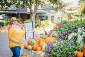 This 12 week bumpdate is the cutest! Check out more bumpdates from The Vintage Modern Wife!