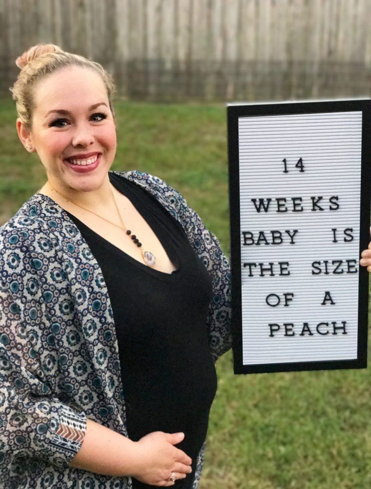 Love this baby bump letter board by The Vintage Modern Wife. 14 weeks pregnant!