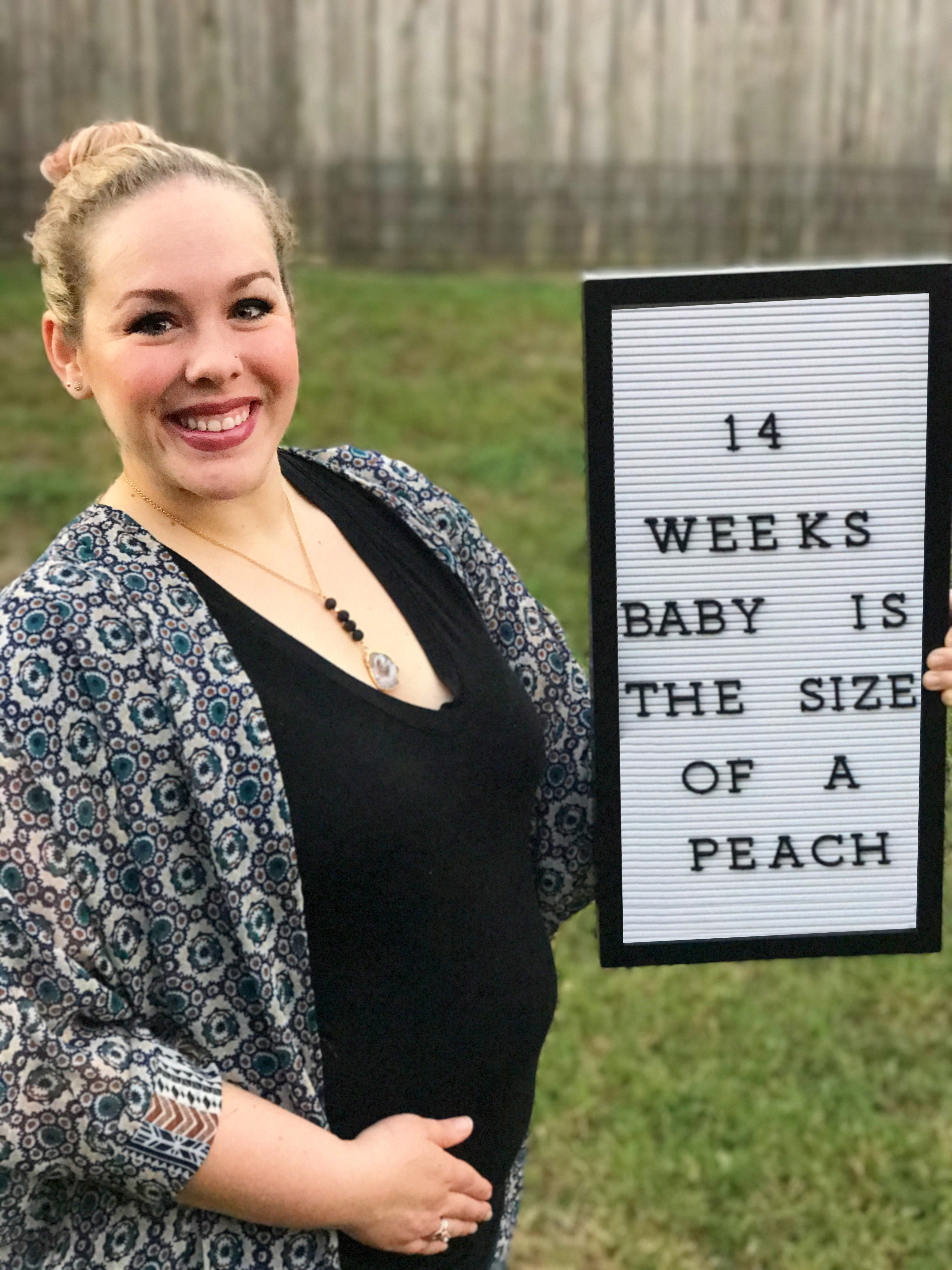 Love this baby bump letter board bumpdate by The Vintage Modern Wife. 14 weeks pregnant!
