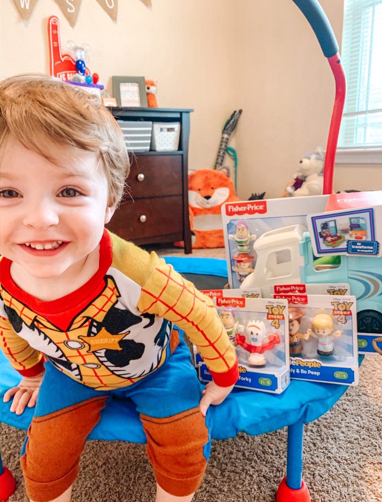 Having a social distance birthday party? Scared it's going to be boring? These are the best tips to help you have the best party possible!