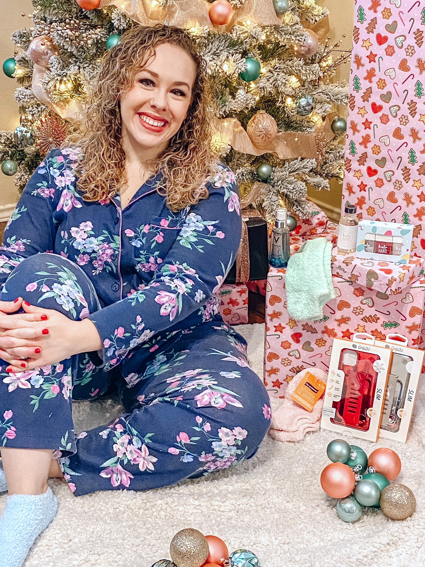 Struggling to figure out what to get the woman in your life? Check out these top Christmas gifts for Her! Everything has been tried so you can't go wrong.