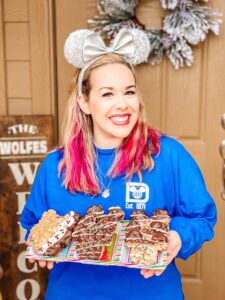 Looking for a delicious and easy recipe? These easy Christmas Mickey Rice Krispies Treats are so fun and don't take long to make!