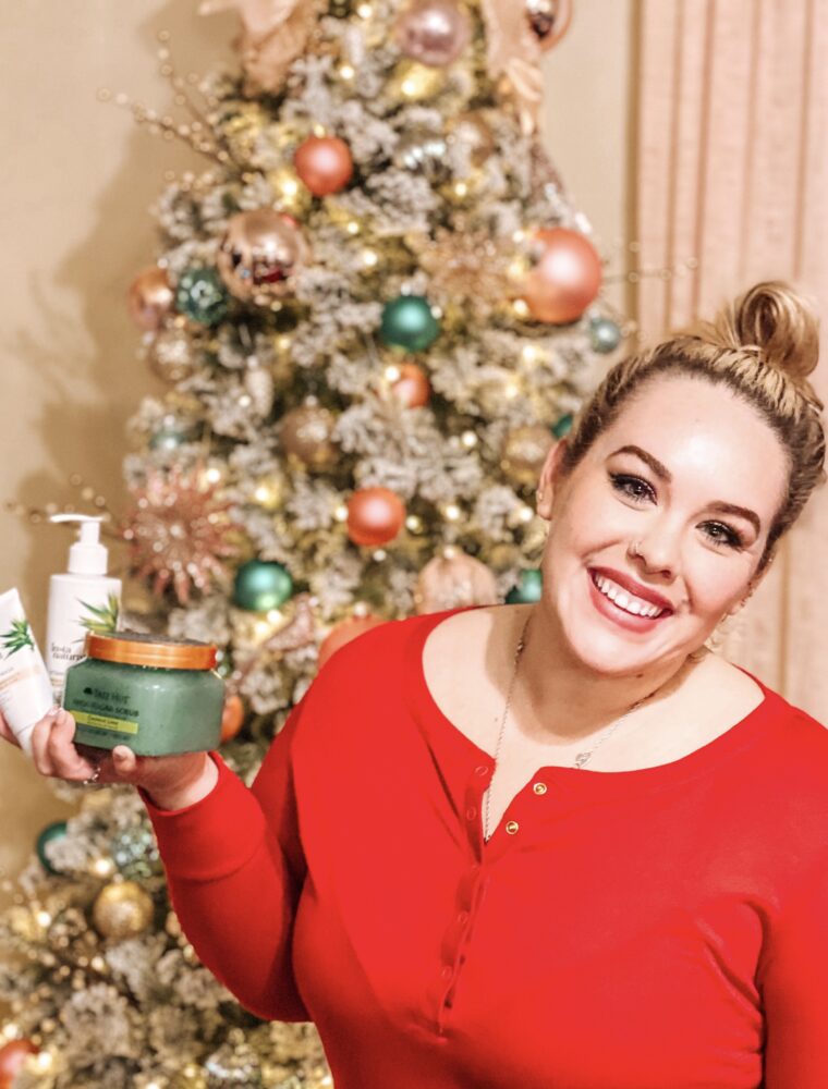 We love this holiday skin prep guide to help you achieve hydrated, glowing skin even when you have a never-ending to-do list to tackle for the holidays!