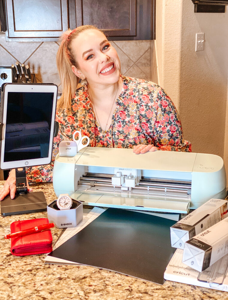 Looking to increase productivity while working from home? Don't miss these must-have home office essentials that will make working from home easier!